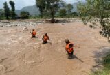 Indian Army, Police And SDRF Rescue 6 Civilians In Flood-Hit Poonch Indian Army, Police And SDRF Rescue 6 Civilians In Flood-Hit Poonch