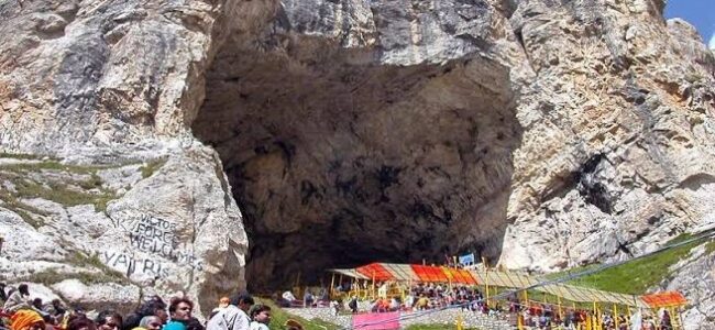 First batch of 57-day Amarnath Yatra pilgrims sets off for holy cave shrine