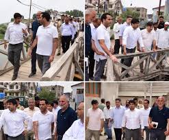CEO SSCL conducts extensive inspection of historic Water Channels across Srinagar