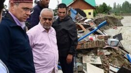 CM visits Beerwah to assess flood damages, assures relief to affected shopkeepers CM visits Beerwah to assess flood damages, assures relief to affected shopkeepers