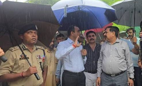Div Com, IGP Jammu review relief operations in flood-hit Poonch