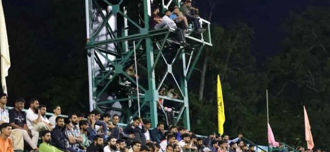 Baramulla Strikers enter KCFL final with convincing win over Bandipora Blasters