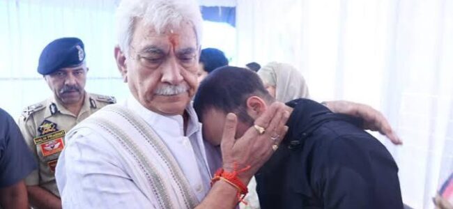 LG meets family of JK cop killed in Anantnag terrorist attack