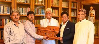 Delegation of House-Boat Owners Association, others call on Lt Guv Delegation of House-Boat Owners Association, others call on Lt Guv
