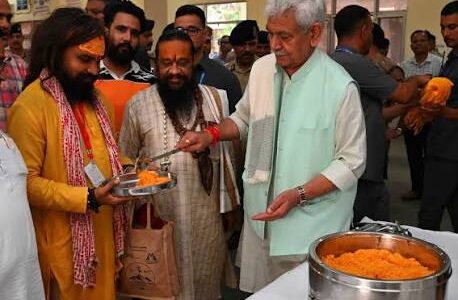 Lt Guv reviews arrangements for pilgrims at Bhagwati Nagar Yatri Niwas