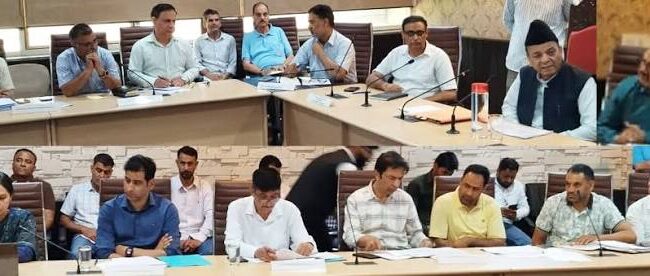 Speaker reviews PWD works in Charar-i-Sharief Speaker reviews PWD works in Charar-i-Sharief