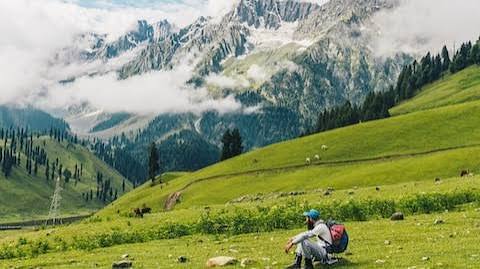 Beyond Gulmarg & Pahalgam: Kashmir’s Hidden Gems Emerge as Tourist Magnets